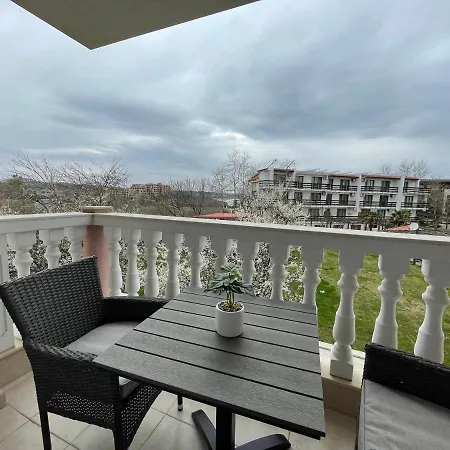 студио симона 4 - първа линия море Lozenets