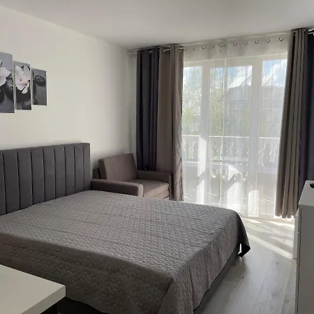 студио симона 4 - първа линия море 洛泽内茨