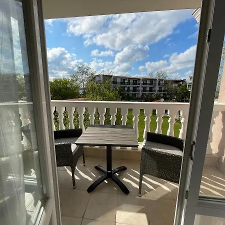 студио симона 4 - първа линия море 洛泽内茨