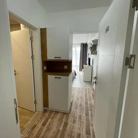 студио симона 4 - първа линия море