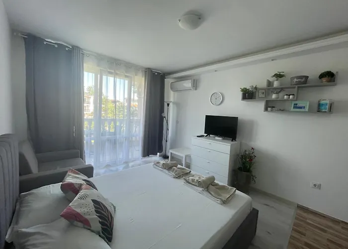 студио симона 4 - първа линия море アパート ロゼネッツ